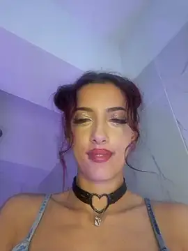 HeidiKendal live sex cam