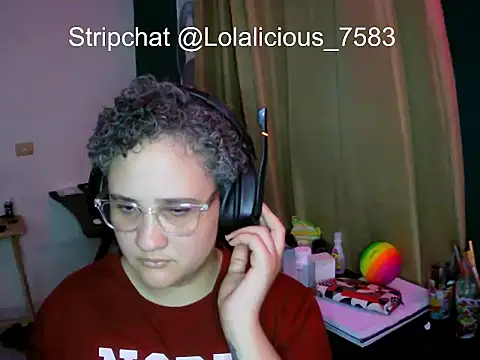lolalicious_7583's cam snapshot