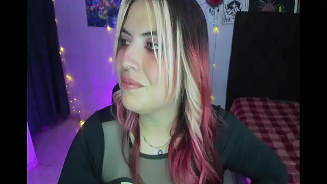 lunaa_rayy420's cam snapshot