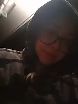 QueenDeluxe live sex cam