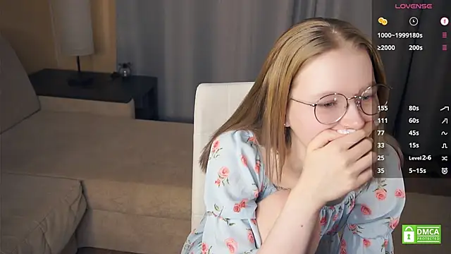 ToyaPletz live sex cam