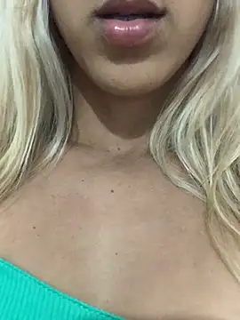 bety13's cam snapshot