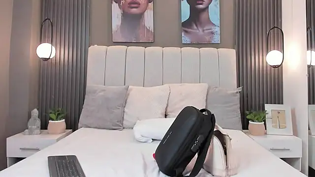 GiannaColling1's cam snapshot