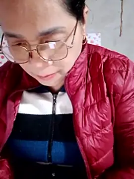 small-house123's cam snapshot