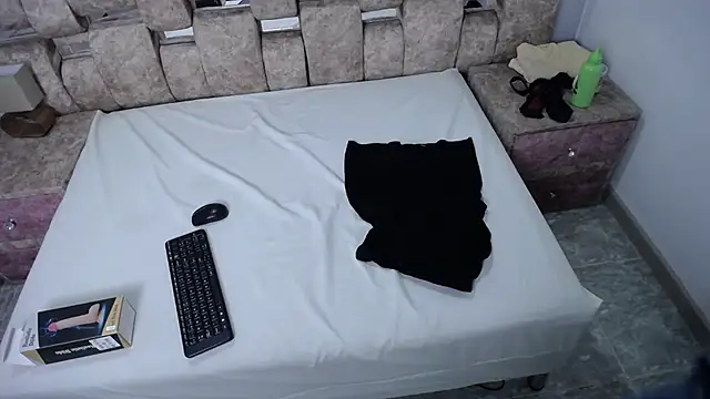 KathyAiden's cam snapshot