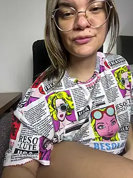 Zyrella live sex cam