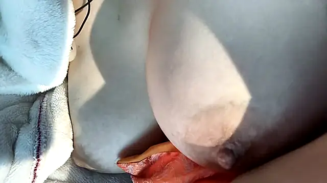 AngelwithEcup live sex cam