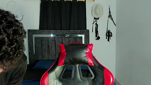 Maximiliano_Khalil live sex cam