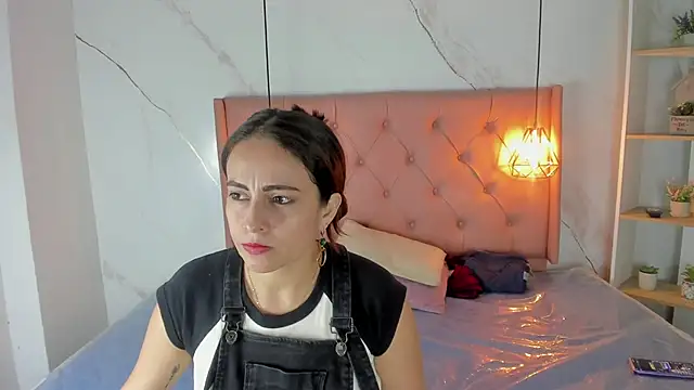 CHARLOTTEDOL's cam snapshot