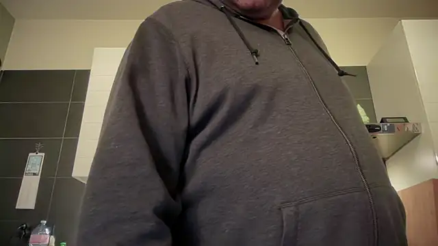 theitalianbear live sex cam