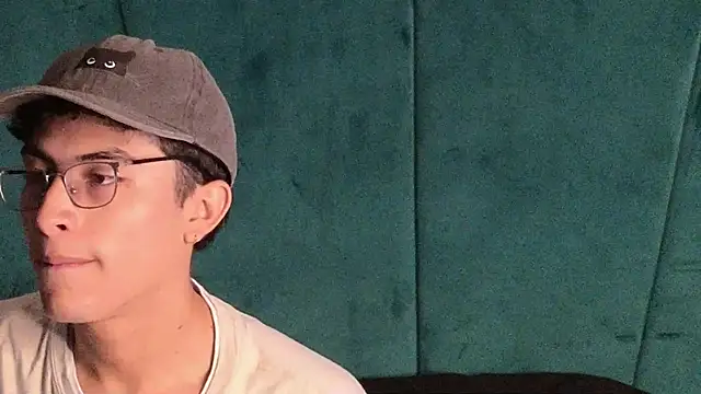 Aaron_Eze's cam snapshot