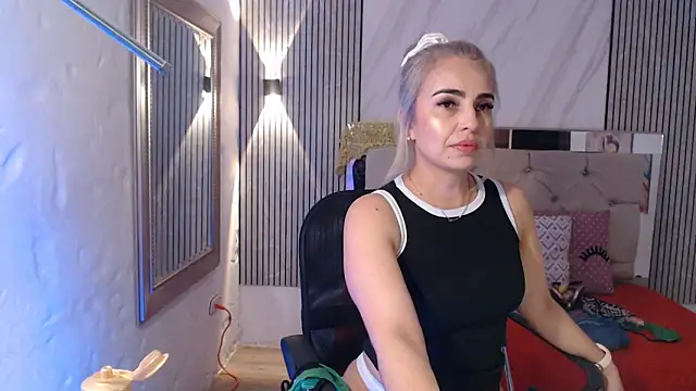 ashley__tylor's cam snapshot