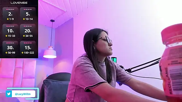 Lucy_Williiams's cam snapshot