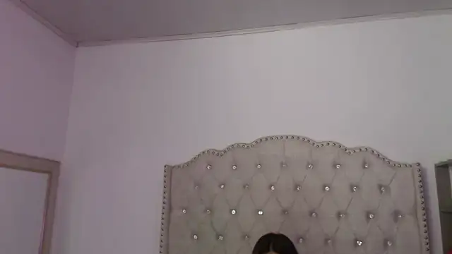 Abril_Squirt live sex cam