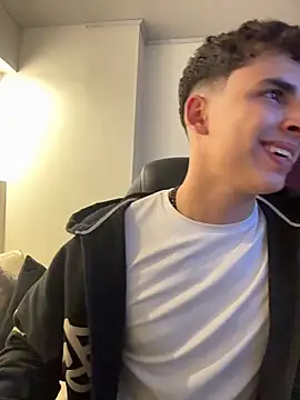 AdrianRinaldi live sex cam