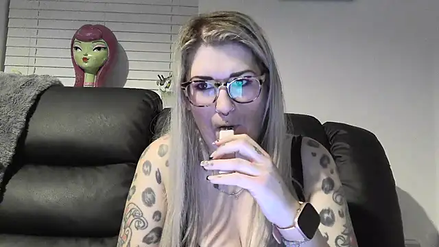 Sizzling_Indie36's cam snapshot