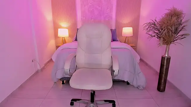 ellie_evans_'s cam snapshot