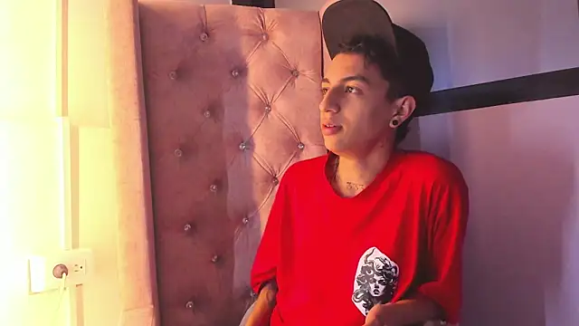 NickandAbby_'s cam snapshot