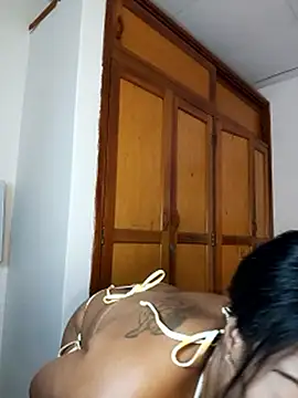 Charlotte_Bayron's cam snapshot