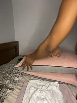 _yisela_'s cam snapshot