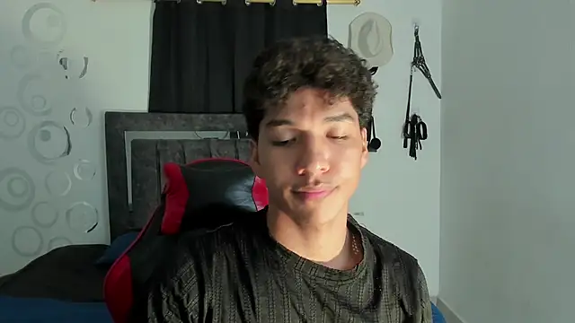 Maximiliano_Khalil live sex cam