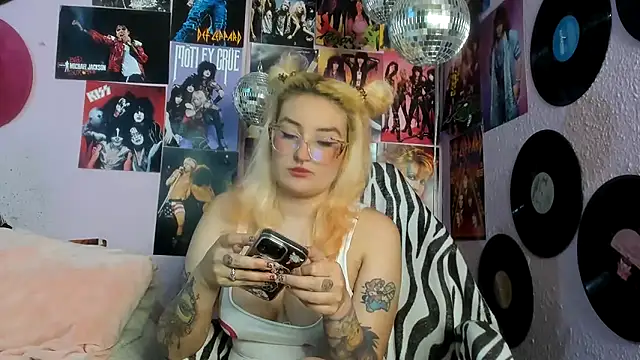 Avril_Maria's cam snapshot