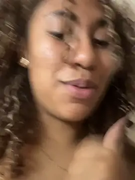 lauraltt live sex cam