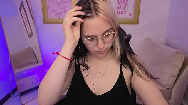 Hela_v's cam snapshot