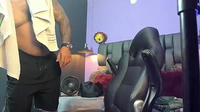 Lyon_vach live sex cam