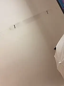 Alisha-Bond's cam snapshot