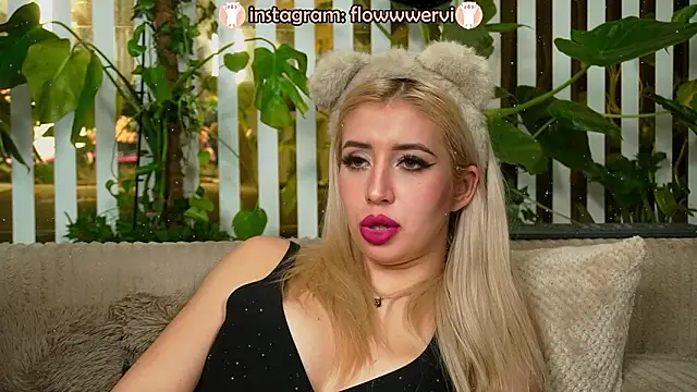 FlowweerGirl's cam snapshot