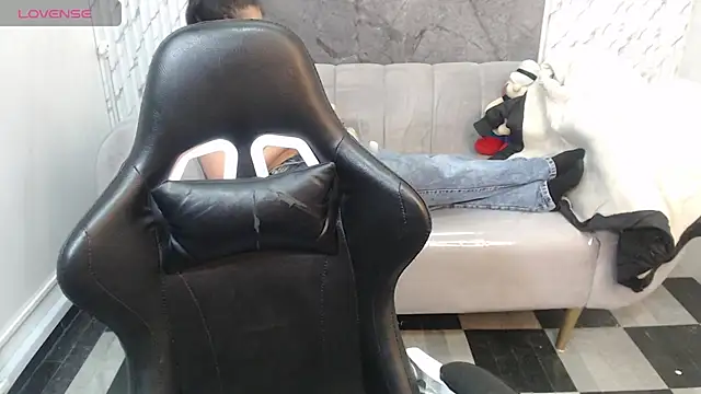 Clhoe_b's cam snapshot