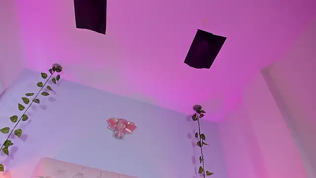 Isabella_Flowers's cam snapshot