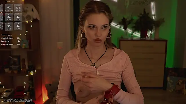 ManiFreyja's cam snapshot