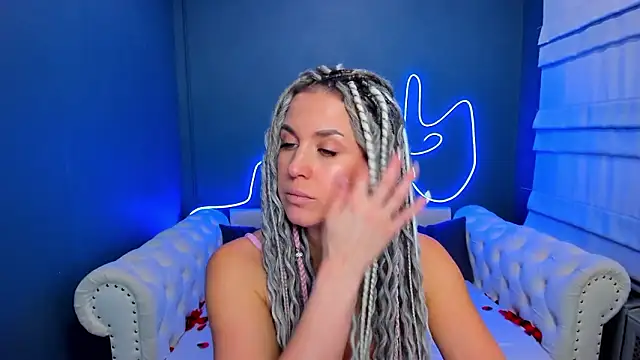 rock_n_roxy's cam snapshot