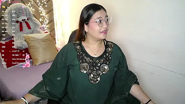 heluejamil's cam snapshot