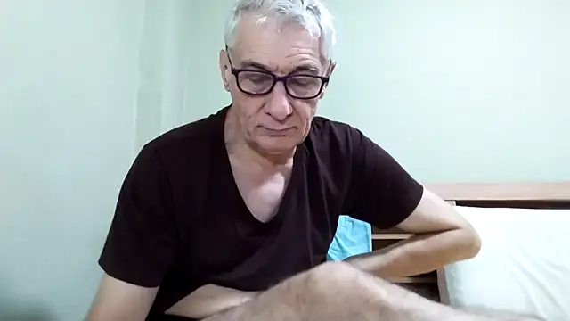 BIGUNCUTHARDCOCK live sex cam