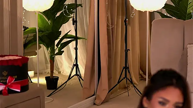 YasmineShaw live sex cam