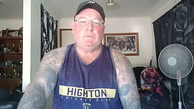 KINKYBLUEYES69 live sex cam