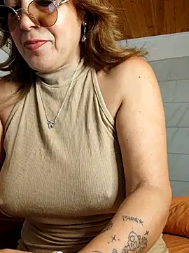 Gatithaaa's cam snapshot