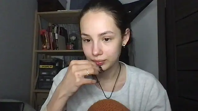 Yuna5343 live sex cam