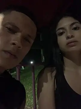 KarlyAndDavey live sex cam