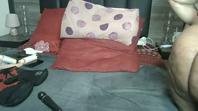 BigButt-MomJ75 live sex cam