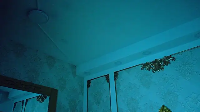 EmilyLennox's cam snapshot