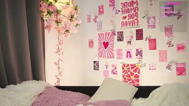 AmiLewis live sex cam