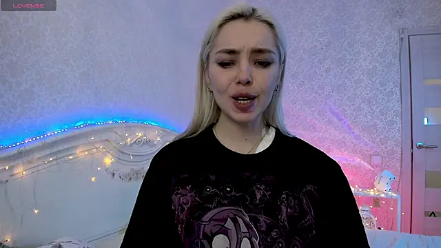 LillyMoure_ live sex cam