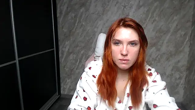 Reginasmilee live sex cam