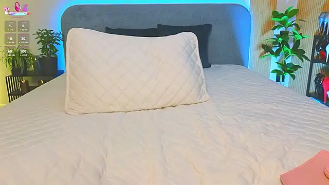 Kira_from_UA live sex cam