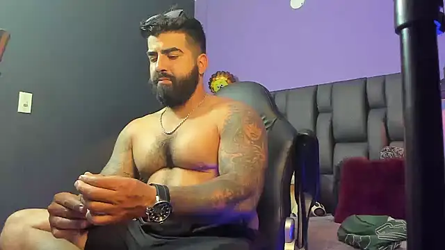 Lyon_vach live sex cam