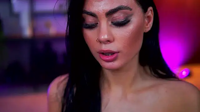 RavennaDArcy live sex cam